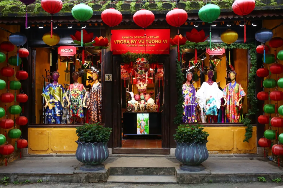 Nhân viên tại shop